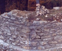 6.	Foto odkrytého bergfritu hradu